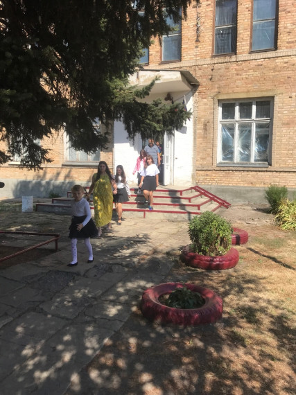 Тренировочная эвакуация в школе.
